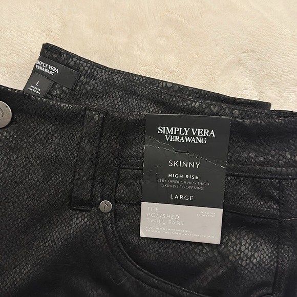 Snake Print Simply Vera Wang Black Skinny Jeans - Picture 3 of 3